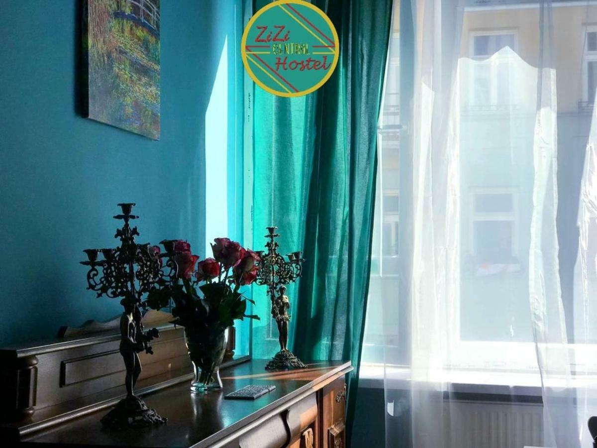 Zizi Central Hostel Varşova Dış mekan fotoğraf